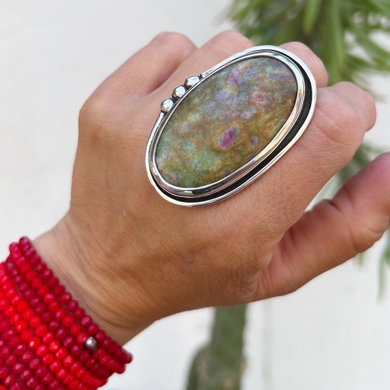 Anillo Escudo XL Rubí Zoisita