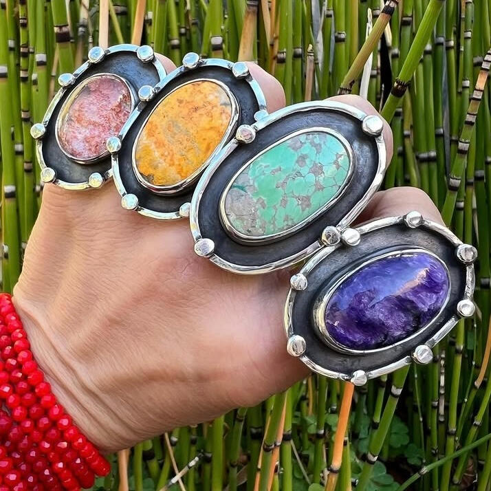 Anillos XL, conbinación de bellas piedras.