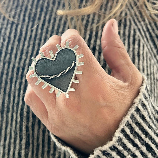 Anillo Corazón Sagrado XL. Rayos