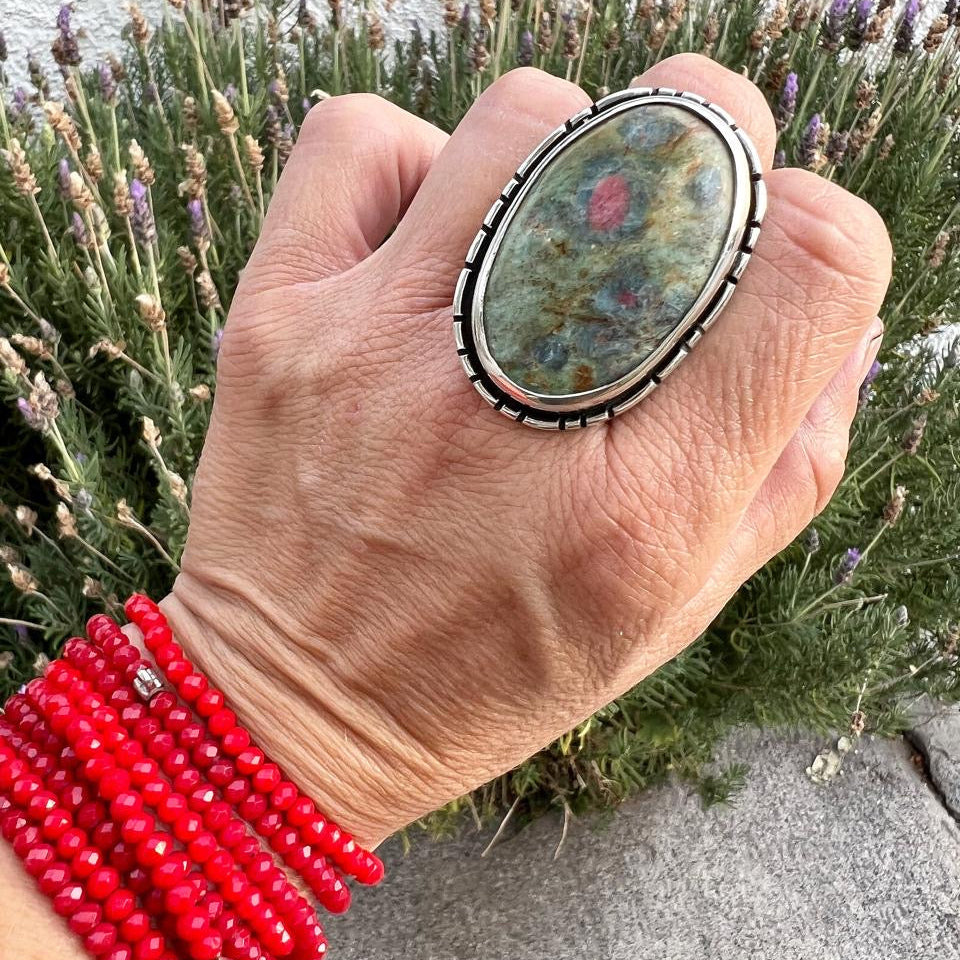 Anillo Escudo Rubí Zoisita