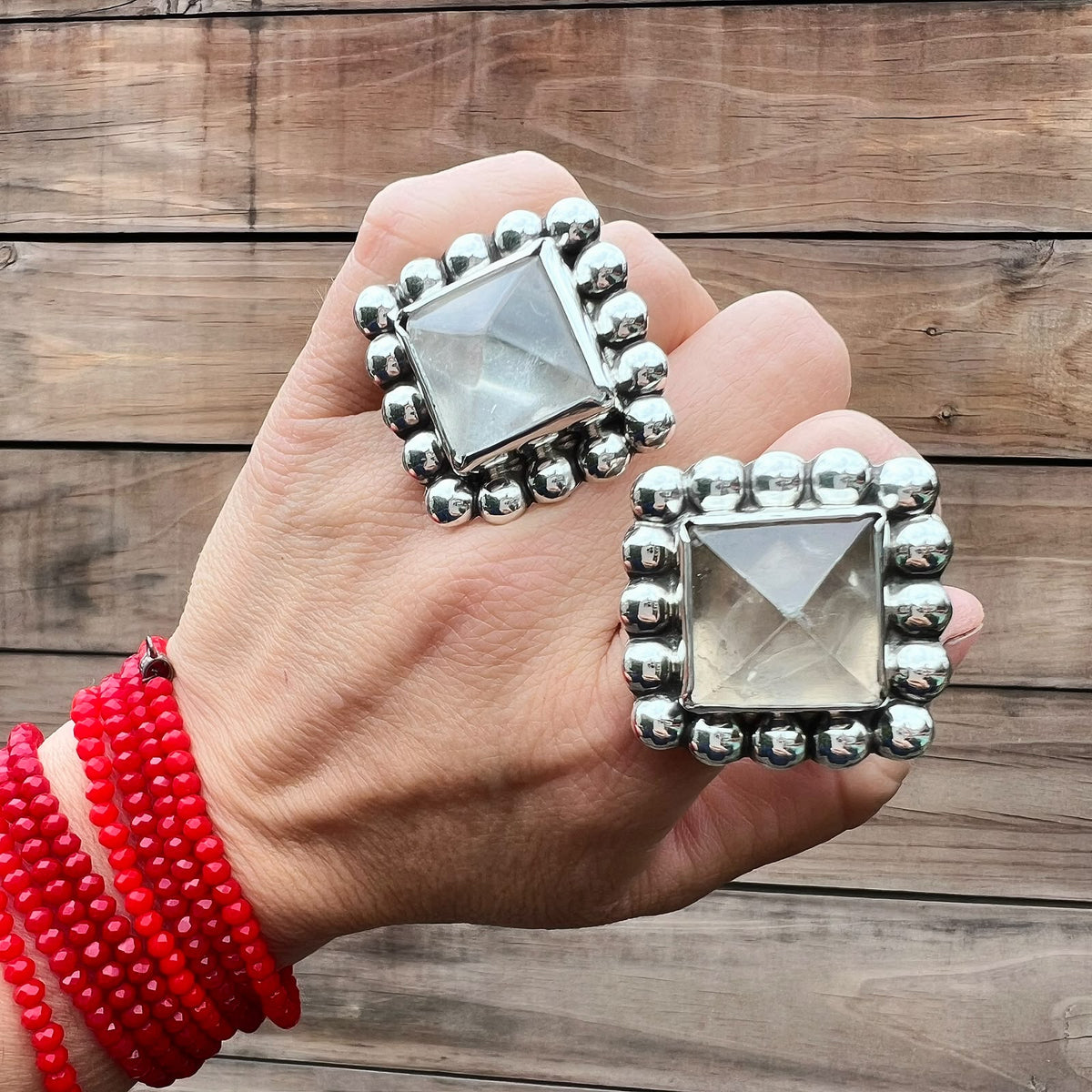 Anillo Pirámide Pelotitas Cuarzo Cristal