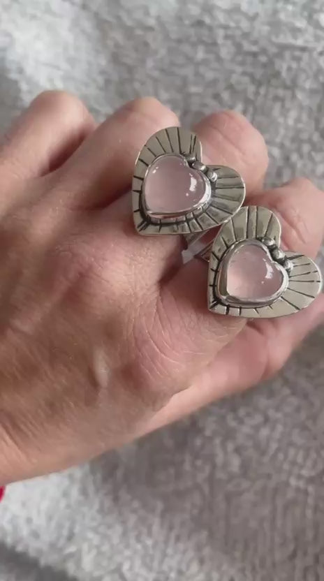 Anillo Corazón con Rayos, Cuarzo Rosa